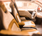 Detalle del interior de un BMW i3 a escala 1/10